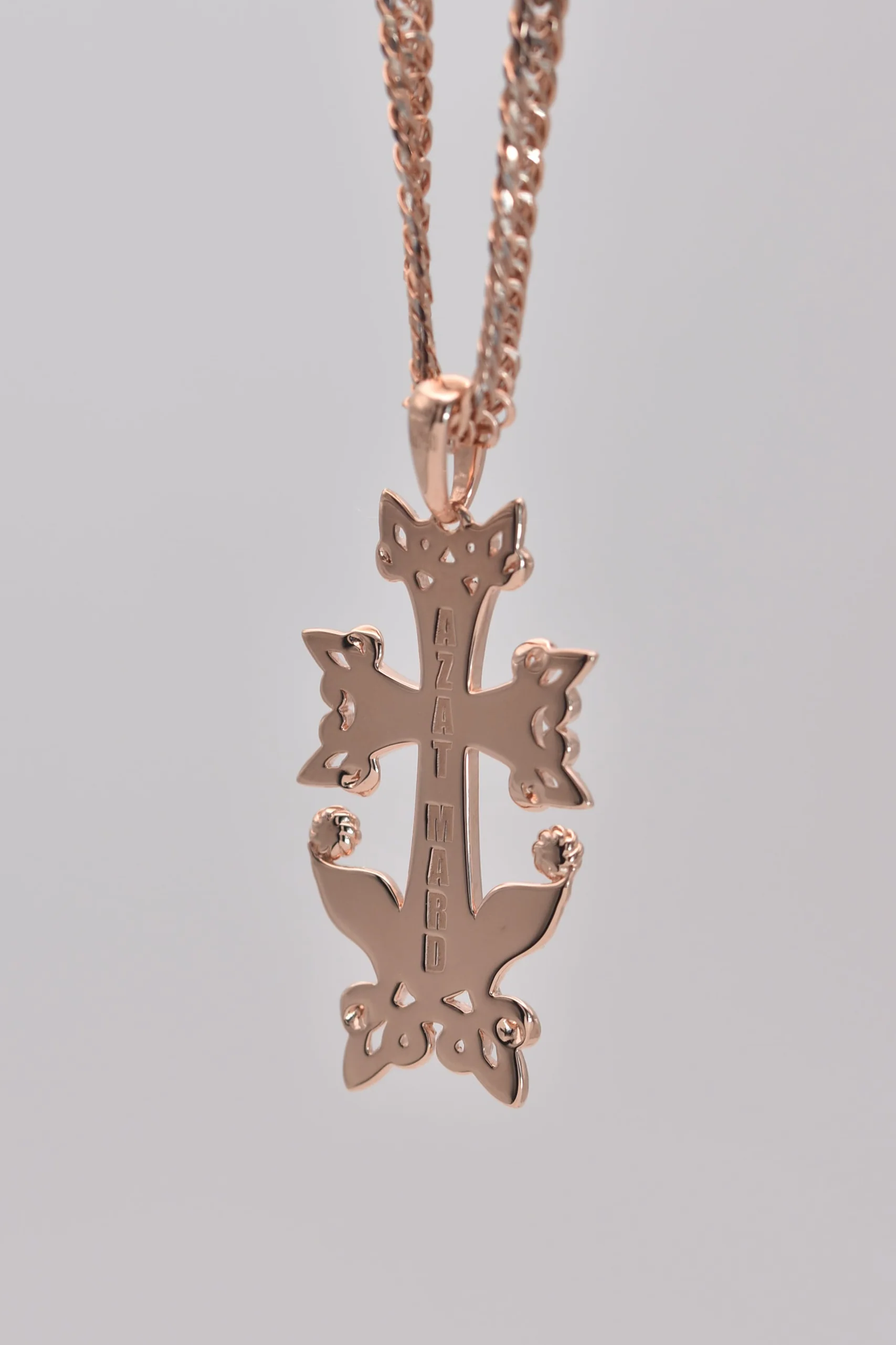 18CT GOLD AZAT MARD KHACHKAR NECKLACE - Image 2
