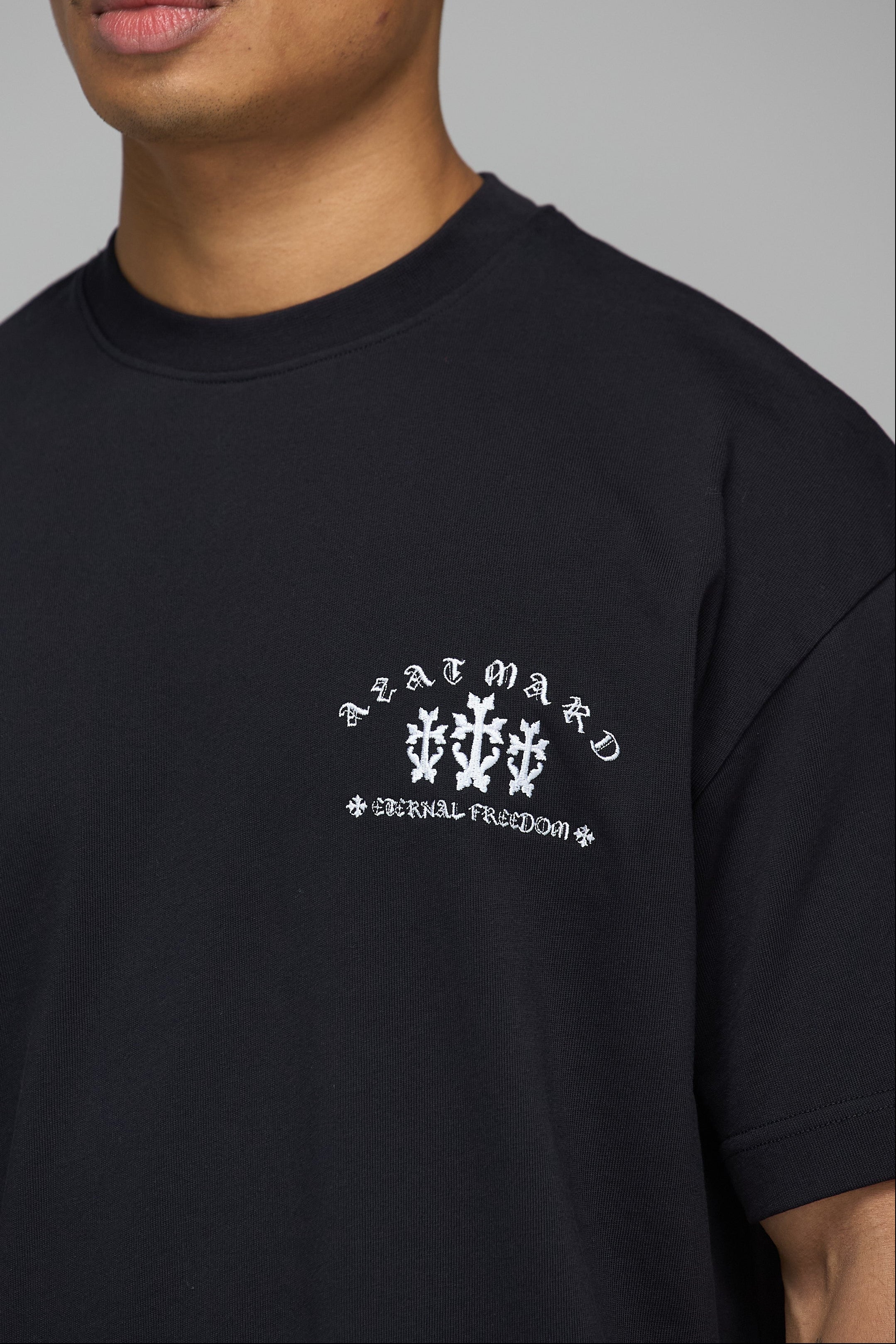 ARMENIAN KHACHKAR BLACK T-SHIRT - Image 4