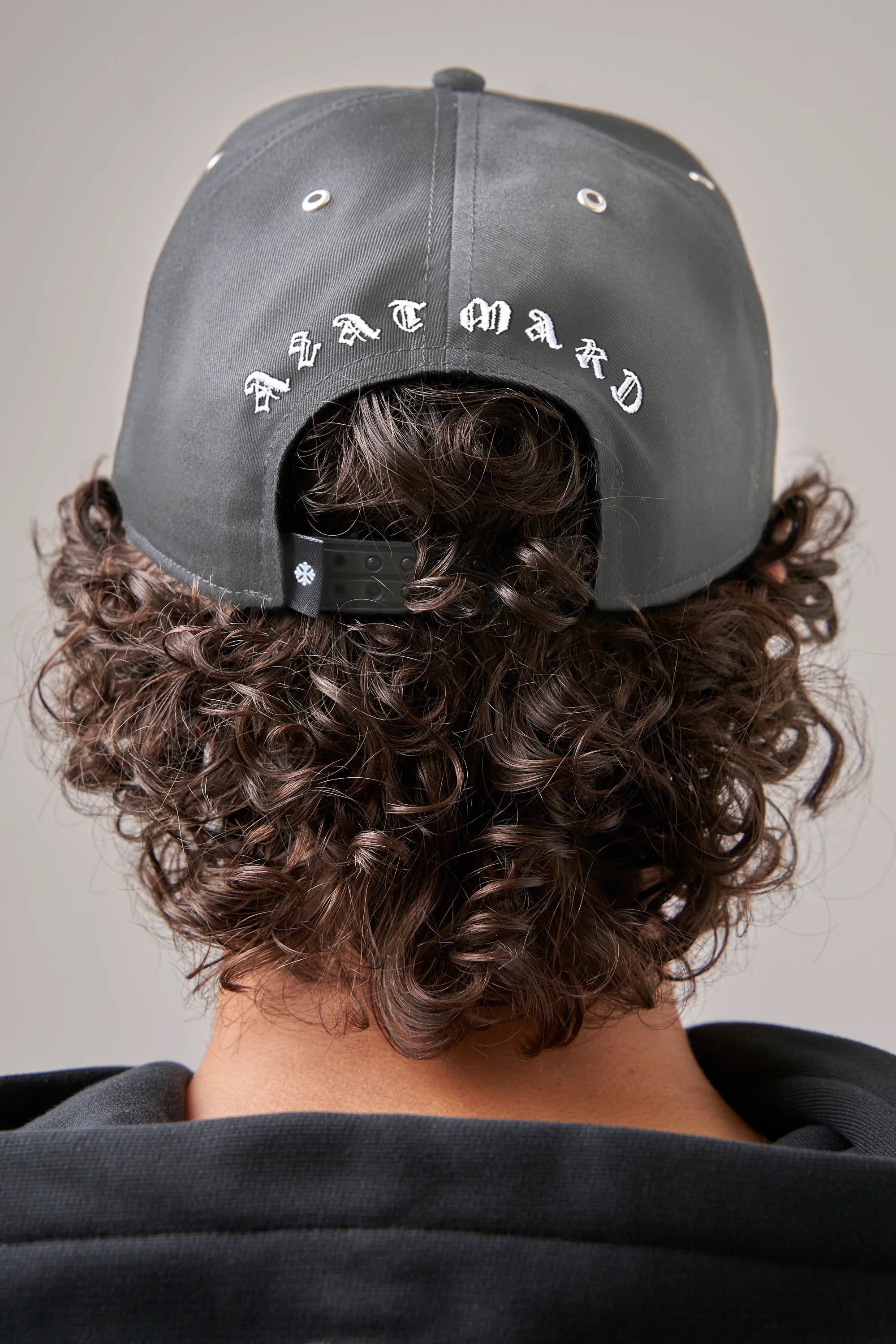 ARMENIAN KHACHKAR GREY CAP - Image 3