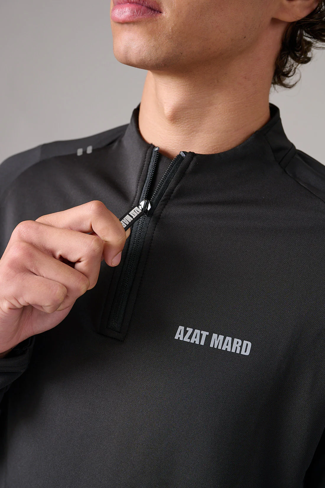 BLACK ACTIVEWEAR SWEATER - Image 3