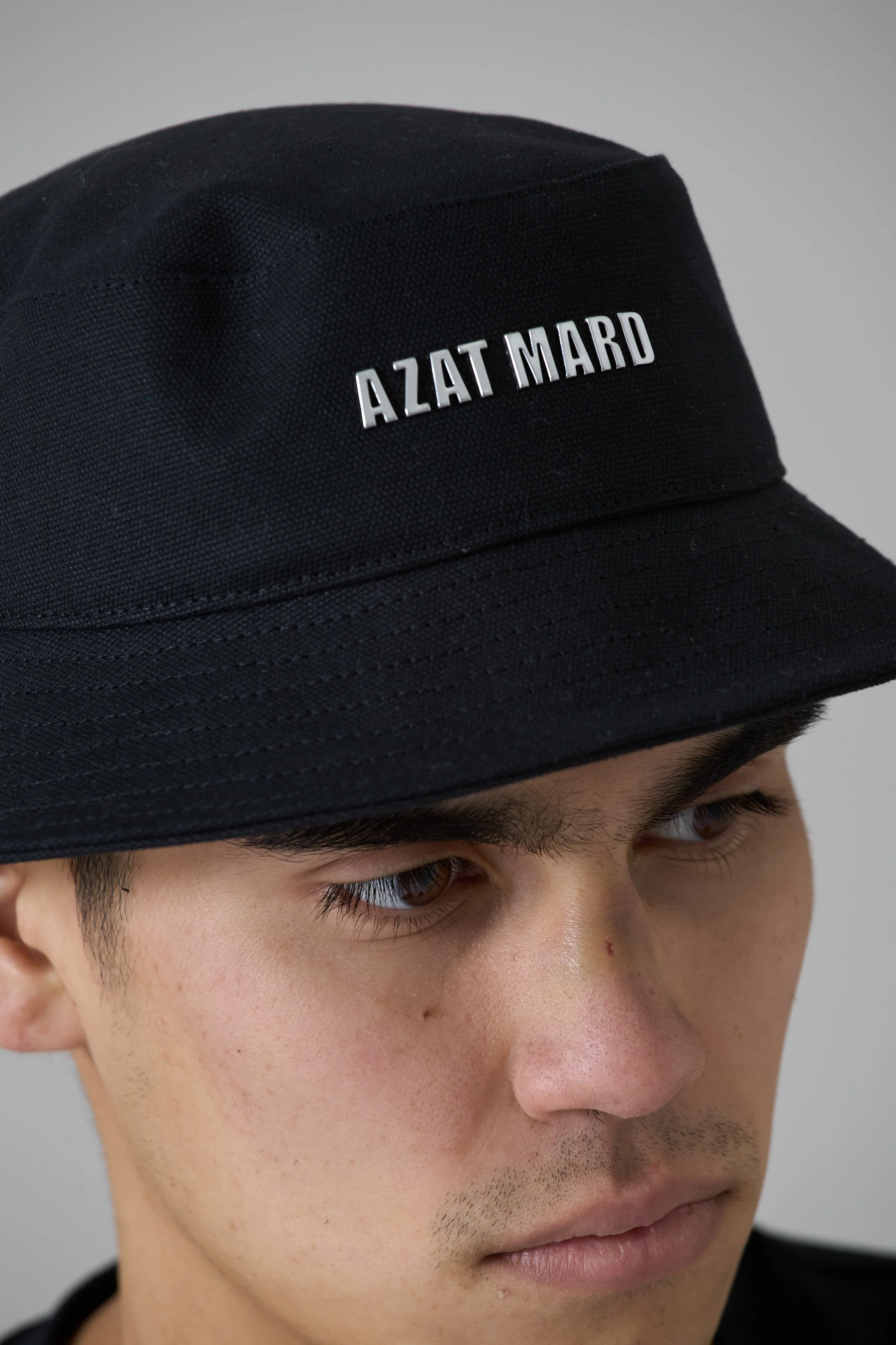 BLACK BUCKET HAT - Image 4