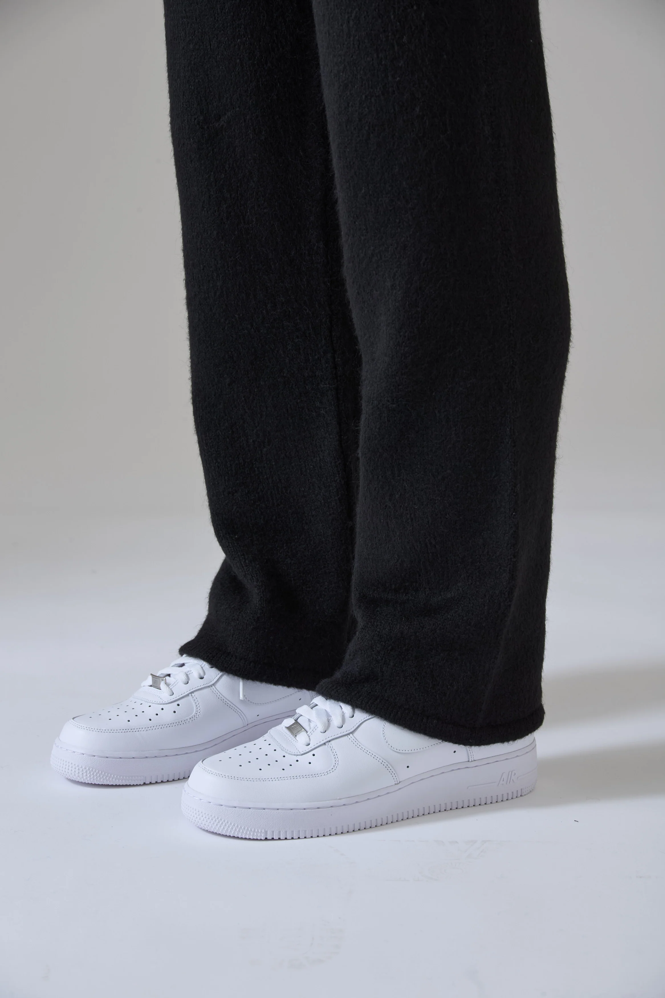 BLACK KNITWEAR PANT - Image 5
