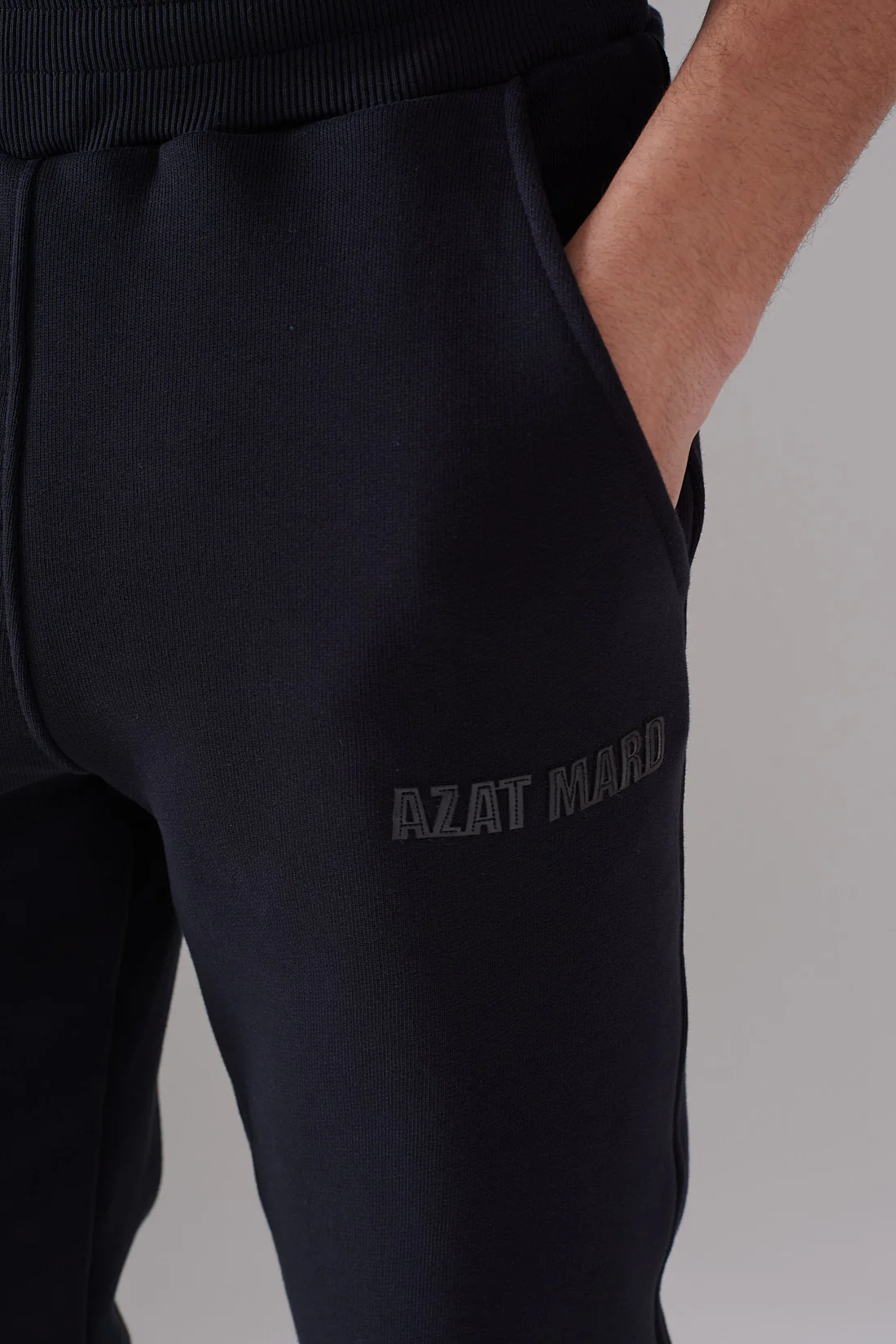 BLACK ON BLACK JOGGERS - Image 3