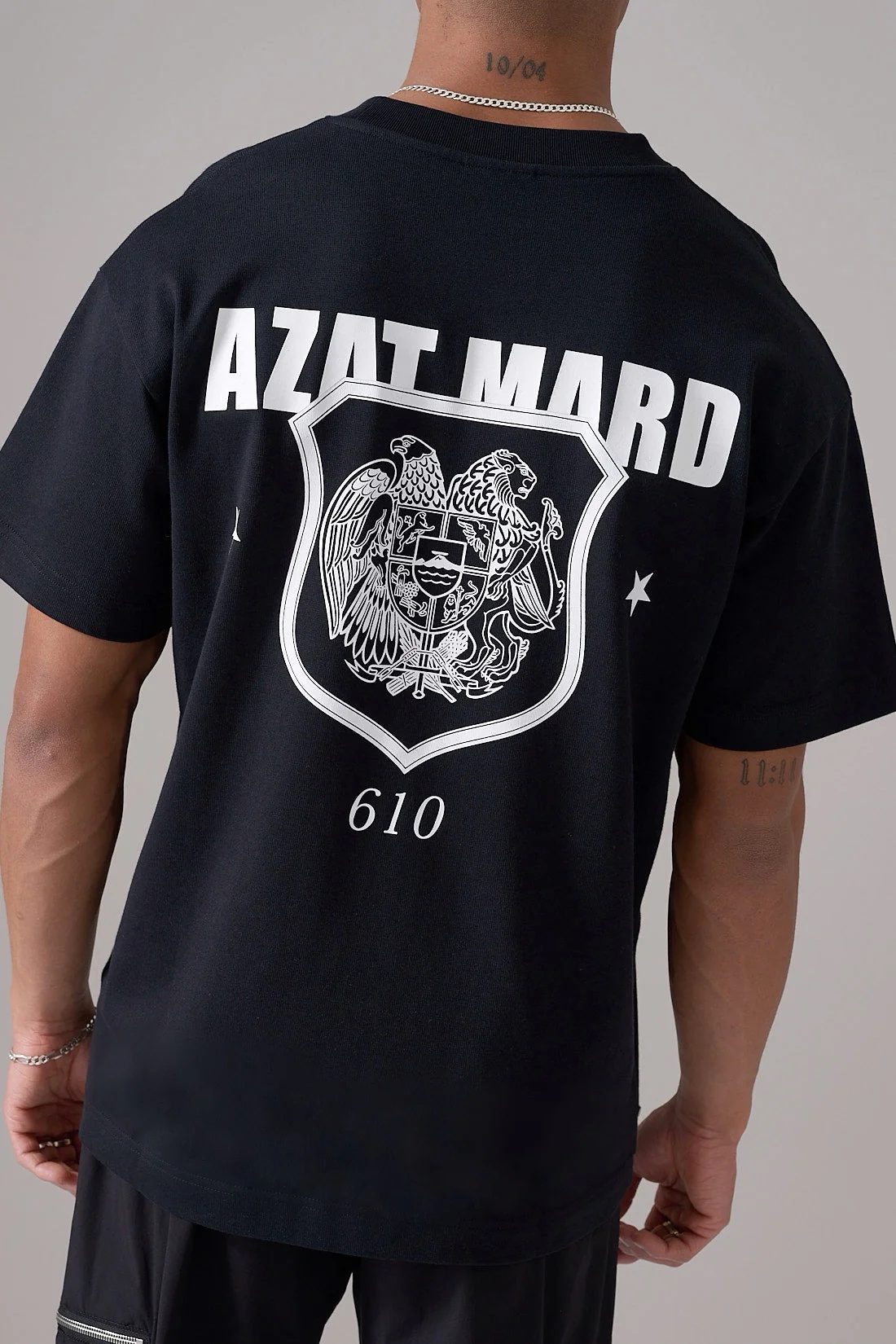 BLACK CREST T-SHIRT - Image 4
