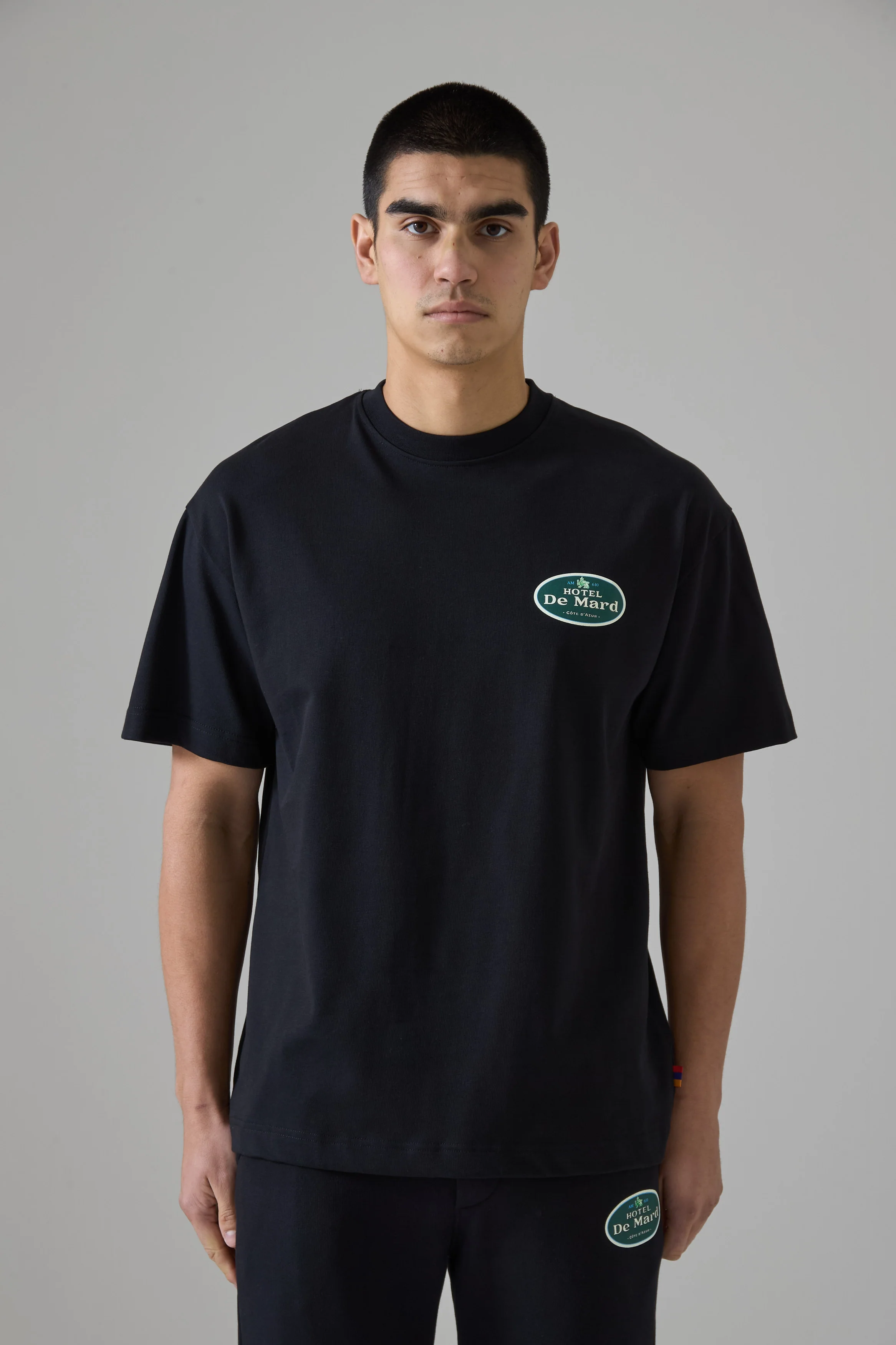 HOTEL DE MARD BLACK T-SHIRT - Image 3