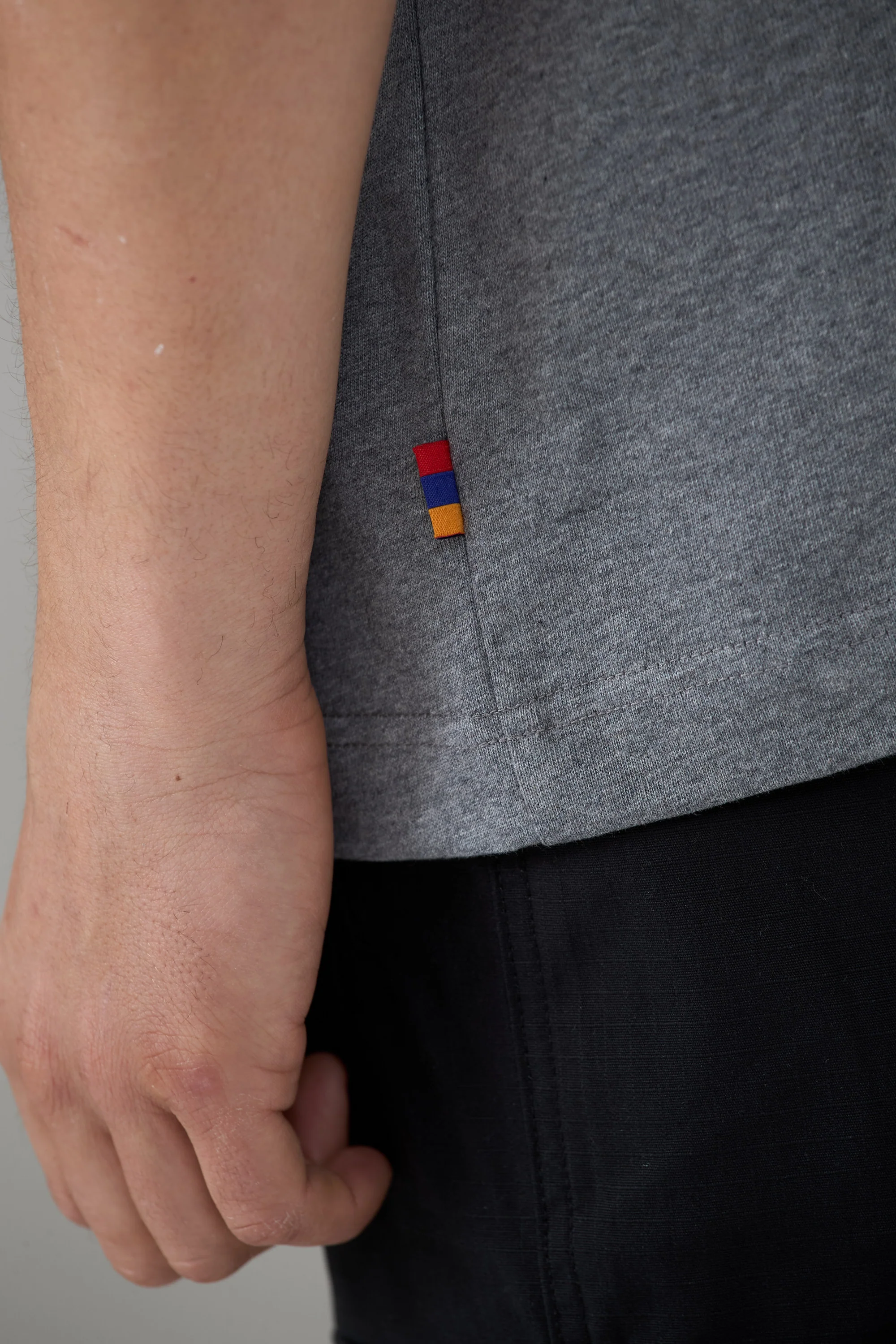 LES GENS GREY MARL/BLACK T-SHIRT - Image 4