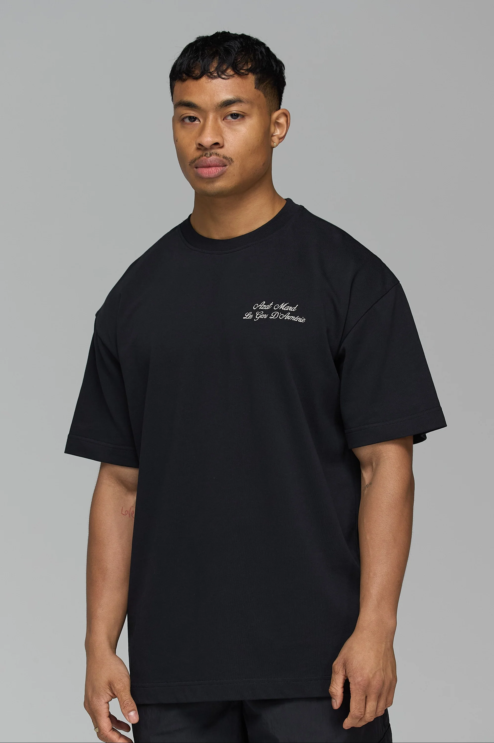 LES GENS SIGNATURE BLACK T-SHIRT - Image 2
