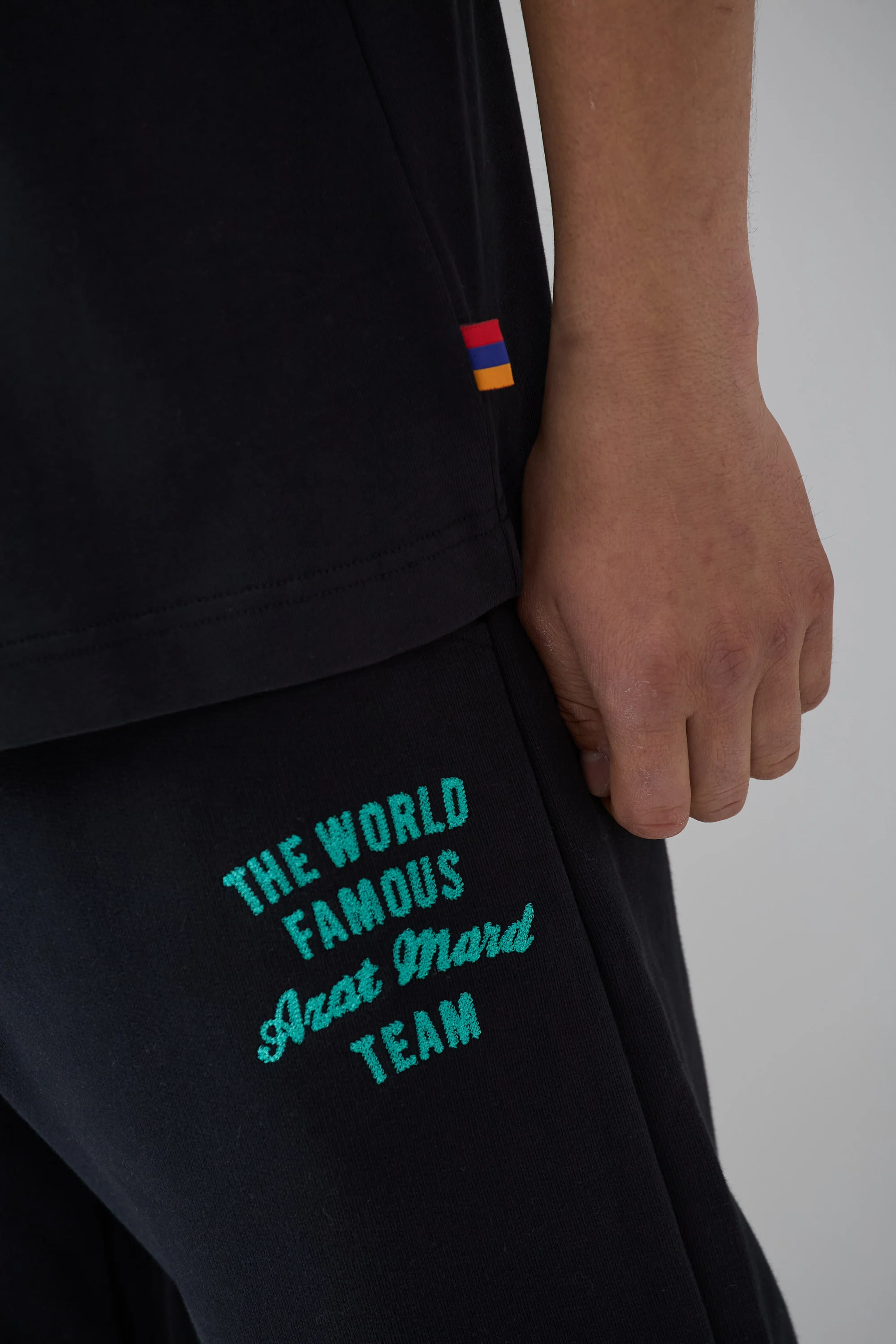 WORLD FAMOUS AZAT MARD TEAM BLACK T-SHIRT - Image 6